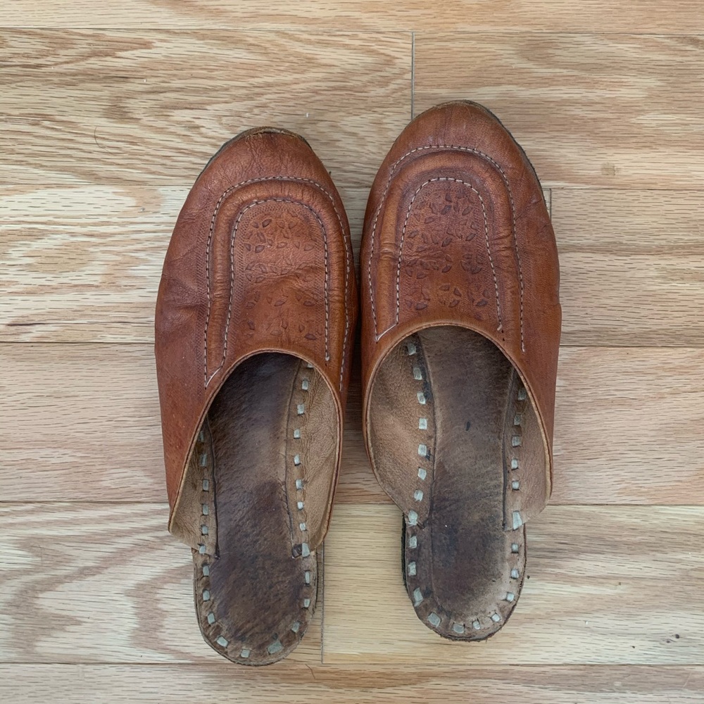 Indian slippers